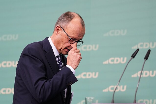 Vokietijoje – diskusijos apie skolinimąsi gynybai: to pradėti nenori pats Merzas