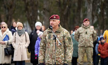5-ojo Bazinio komendantinių vienetų karių rengimo kurso baigimo ir priesaikos ceremonija Alytuje