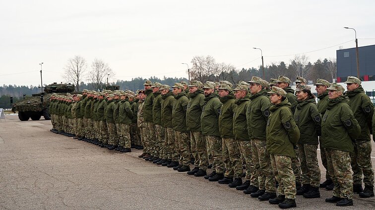 5-ojo Bazinio komendantinių vienetų karių rengimo kurso baigimo ir priesaikos ceremonija Alytuje