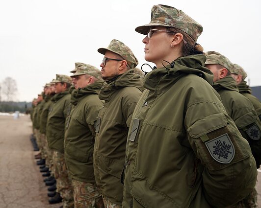 5-ojo Bazinio komendantinių vienetų karių rengimo kurso baigimo ir priesaikos ceremonija Alytuje