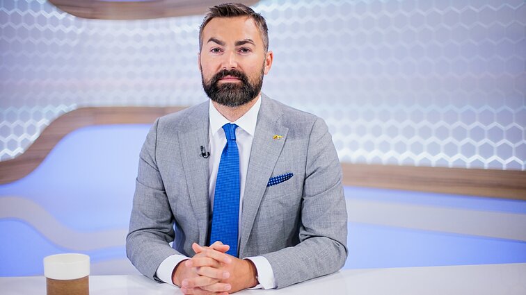 Dienos tema (su vertimu į gestų k.)