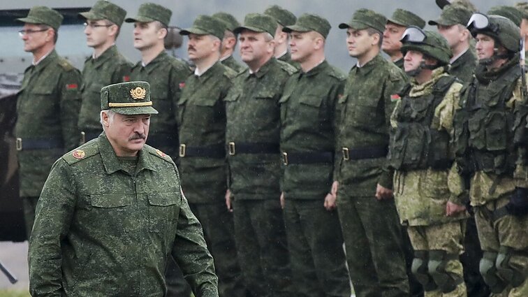 „Stiprina pajėgumus, kad pultų Baltarusiją“: rusams – propagandos pliūpsniai apie Lietuvą