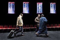 Robert`o Lepage`o spektaklis „Glaube, Geld, Krieg und Liebe“ Robert`o Lepage`o spektaklis „Glaube, Geld, Krieg und Liebe“