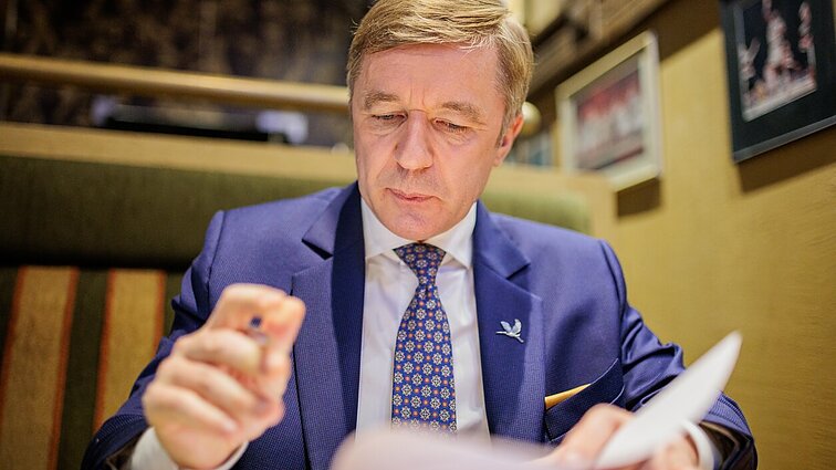 Karbauskis traukiasi iš aktyvios politikos, teigia nenorintis interesų konflikto