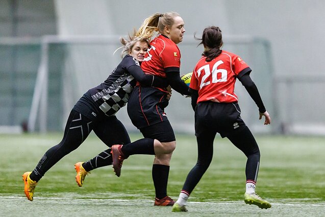 Vilniuje praūžė tarptautinis moterų regbio-7 turnyras: vyravo šaltis ir kieta kova