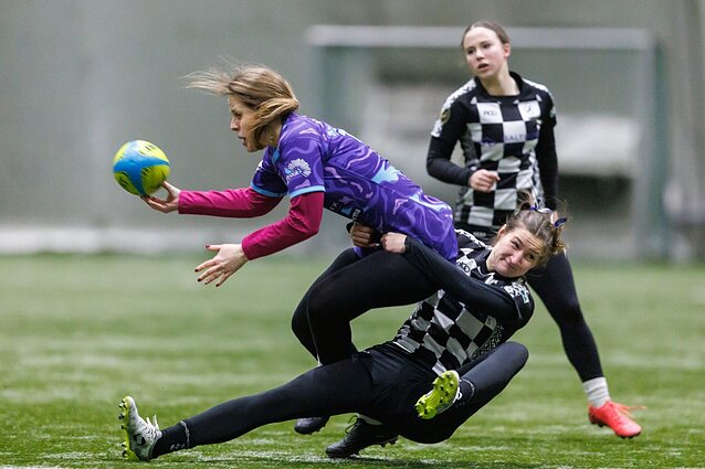 Vilniuje praūžė tarptautinis moterų regbio-7 turnyras: vyravo šaltis ir kieta kova