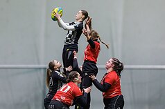 Vilniuje praūžė tarptautinis moterų regbio-7 turnyras: vyravo šaltis ir kieta kova