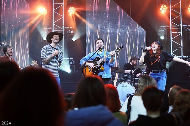 Archyviniai „Muzikos salės“ kadrai Archyviniai „Muzikos salės“ kadrai