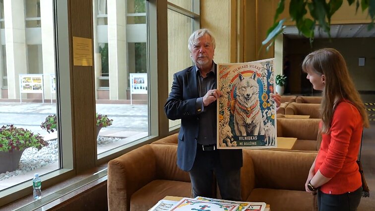Plakatus apie Lietuvą kuriantis Australijos lietuvis Mindaugas: menas – naujų kelių ieškojimas