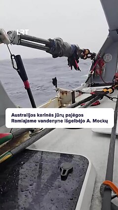 Sėkmingai išgelbėtas klaipėdietis keliautojas Aurimas Mockus plukdomas į Sidnėjų