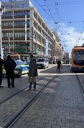 Automobilis rėžėsi į žmonių minią Manheime, Vokietijoje