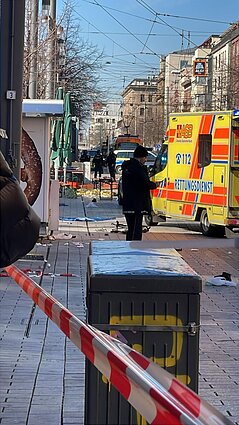 Automobilis rėžėsi į žmonių minią Manheime, Vokietijoje