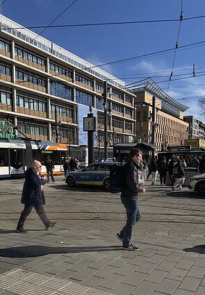 Automobilis rėžėsi į žmonių minią Manheime, Vokietijoje