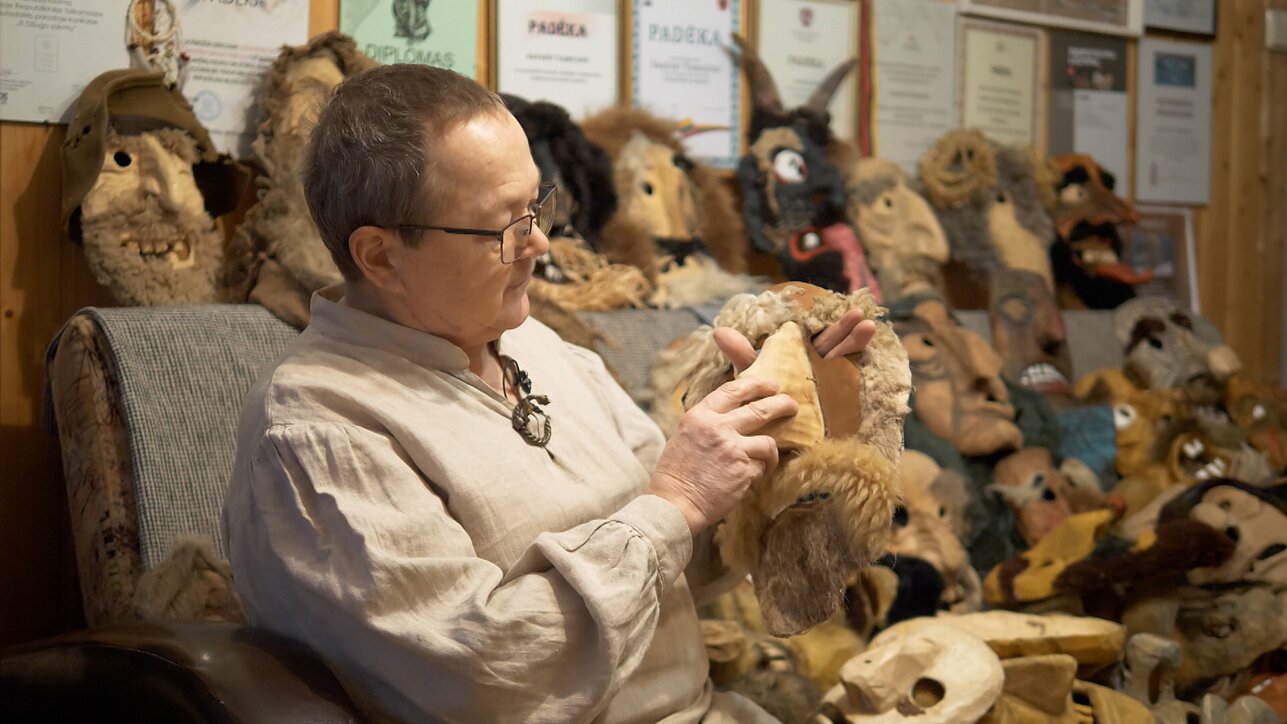 Tautodailininko Sauliaus Tamulio kaukės