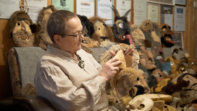 Tautodailininko Sauliaus Tamulio kaukės