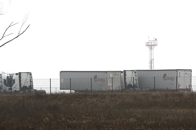 Šiaulių vadovų iniciatyva į geležinkelio atšaką ir krovos terminalą investuota beveik 19 milijonų eurų. Dabar terminale laikomi vilkikai ir puspriekabės.