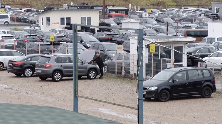 Sukčių pinklės, perkant automobilį iš nepažįstamų asmenų: apgavikai randa vis naujų būdų