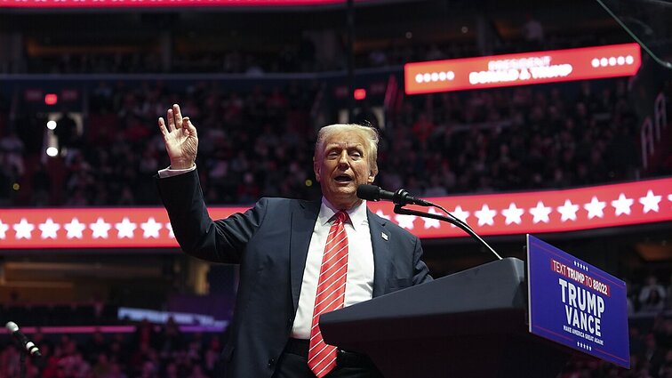 Įvertino Trumpo planus dėl kriptovaliutų rezervo: spekuliacinis ėjimas