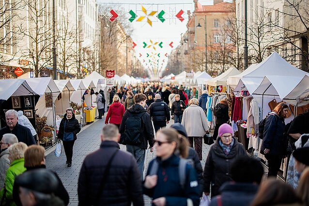 Antra Kaziuko mugės diena: sostinėje tęsiasi šokių, rankdarbių ir maisto gaminių puota