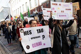 Sostinė Tarptautinę moterų solidarumo dieną minėjko eitynėmis ir mitingu