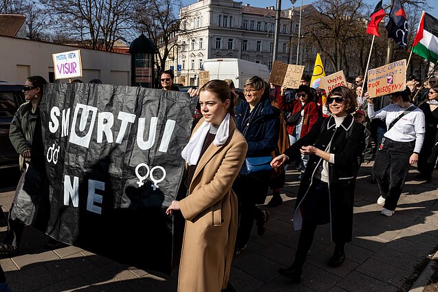 В столице Международный женский день отметили маршем и митингом