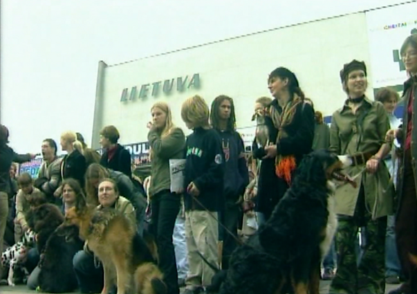 Nomedos ir Gedimino Urbonų akcija „Protesto laboratorija“ prie „Lietuvos“ kino teatro 2005 m. buvo inicijuota priešinantis kino teatro privatizacijai ir nugriovimui. 2009 m. teismas patenkino prašymą laikinai sustabdyti detalųjį planą, pagal kurį leista griauti kino teatrą. 2015 m. UAB „MMC projektai“ pristatė visuomenei Modernaus meno centro projektą.