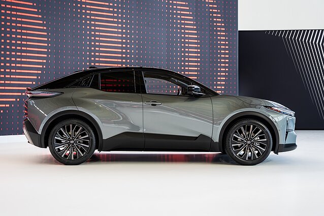 „Toyota C-HR+“