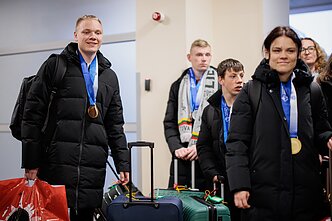 Lietuviai grįžo iš specialiųjų žiemos olimpinių žaidynių