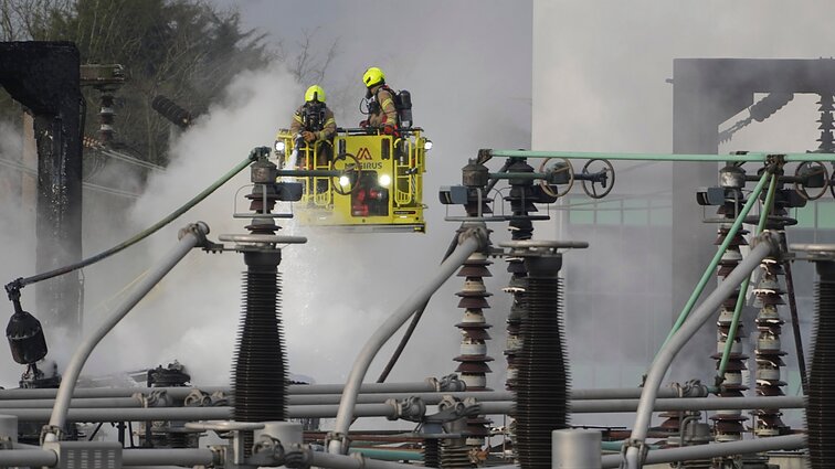 „Sudėtinga diena Hitrou“: piktinamasi, kodėl oro uostui energiją tiekė tik vienas šaltinis
