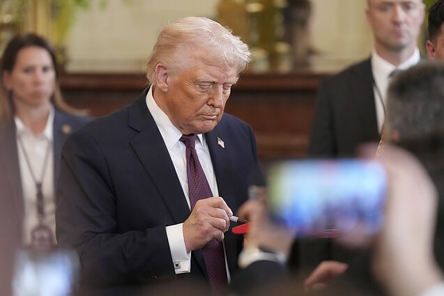 ES ir JAV derėsis dėl muitų: kol kas Vašingtonas ignoruoja Europos aiškinimus