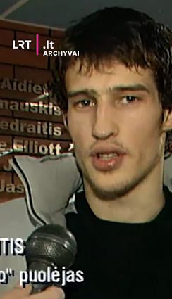 1982 m. kovo 26 d. gimė legendinis „snaiperis“ Simas Jasaitis