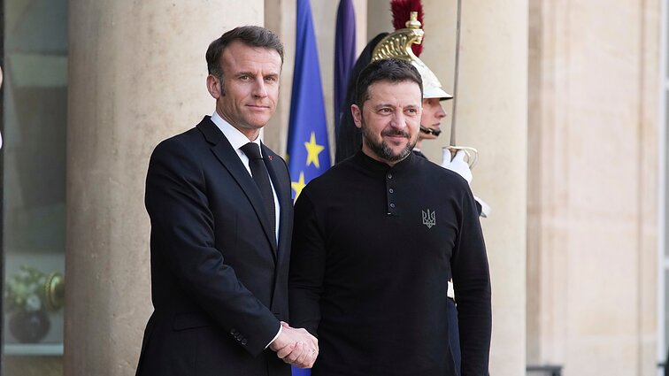 „Rusija bando karą ištęsti“: Europos lyderiai Macrono kvietimu aptars pagalbą Ukrainai