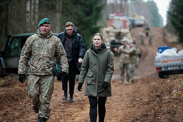 Ekspertas apie kariuomenės komunikaciją: jei pasakys kažką klaidingo, turės dvigubą krizę
