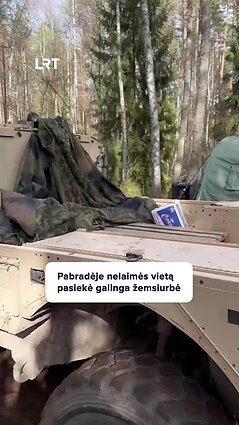 Penktadienio popietę į nelaimės vietą pristatyta galinga žemsiurbė