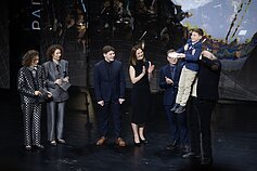 Klaipėdos valstybiniame muzikiniame teatre penktadienio vakarą paskelbti konkurso laureatai ir įteikti prestižiniai teatro apdovanojimai – „Auksiniai scenos kryžiai“. Klaipėdos valstybiniame muzikiniame teatre penktadienio vakarą paskelbti konkurso laureatai ir įteikti prestižiniai teatro apdovanojimai – „Auksiniai scenos kryžiai“.