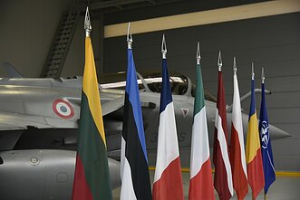 Oro policijos misiją Šiauliuose perėmė Lenkija ir Rumunija Oro policijos misiją Šiauliuose perėmė Lenkija ir Rumunija