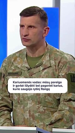 Kariuomenės vadas: nedidelė pagerbimo ir atsisveikinimo ceremonija įvyko nelaimės vietoje