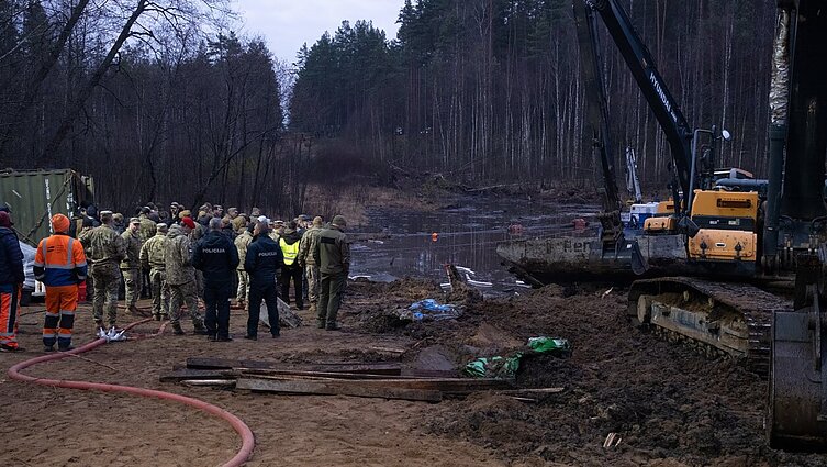 Šaltinių žiniomis, netoli Pabradės poligono esančioje pelkėje rastas žmogaus kūnas