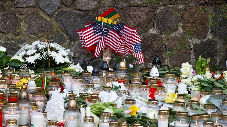 Šiandien – per pratybas žuvusių JAV karių pagerbimo ir išlydėjimo ceremonija