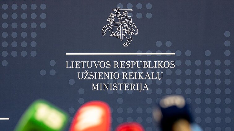 Padeda įveikti nežinią: dėl Trumpo įvestų muitų atidaryta karštoji linija verslui