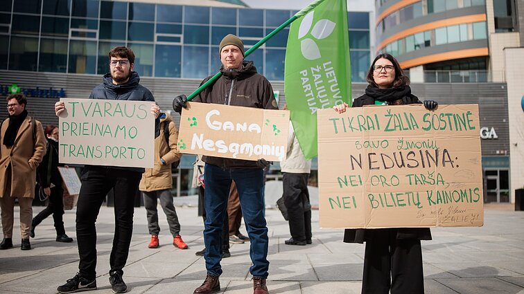 „Mums per brangu“: Vilniuje – dar vienas protestas prieš viešojo transporto kainų didinimą