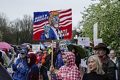 В США прошли массовые протесты против политики Трампа