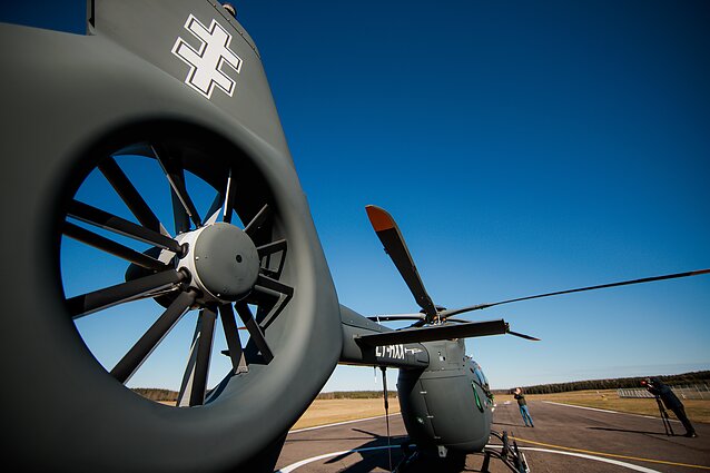 Pasieniečiai pristatė įsigytą sraigtasparnį rusų traukiniams lydėti