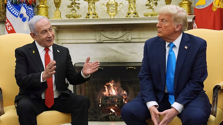 Vėl pas Trumpą vykstantis Netanyahu derėsis dėl muitų: ilga lyderių eilė nori tai padaryti