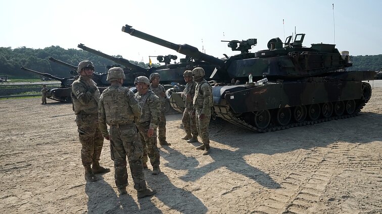 JAV žiniasklaida: Pentagonas svarsto išvesti 10 tūkst. amerikiečių karių iš Rytų Europos