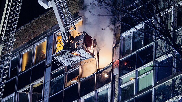 Vilniuje liepsnoja daugiabutis: viduje gali būti žmonių