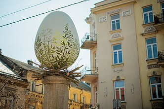 Vilnius has unveiled a refreshed look for its well-known “Egg” sculpture