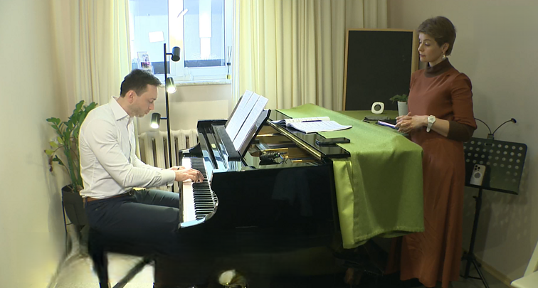 „Ne tik vaikams“: pianistė Andrejevaitė daugiau nei dešimtmetį moko suaugusiuosius