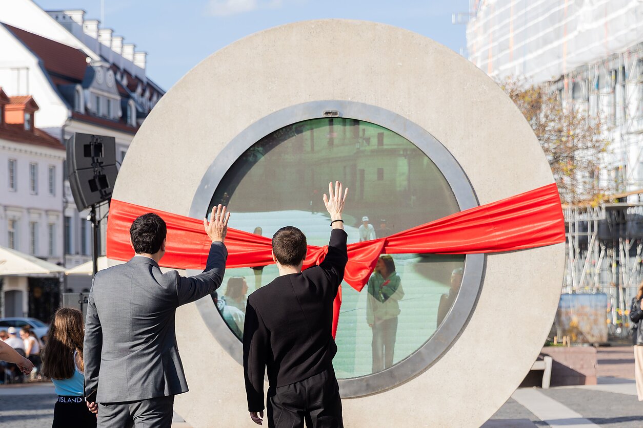 The Portal sculpture has been relocated from Vilnius Railway Station to Town Hall Square