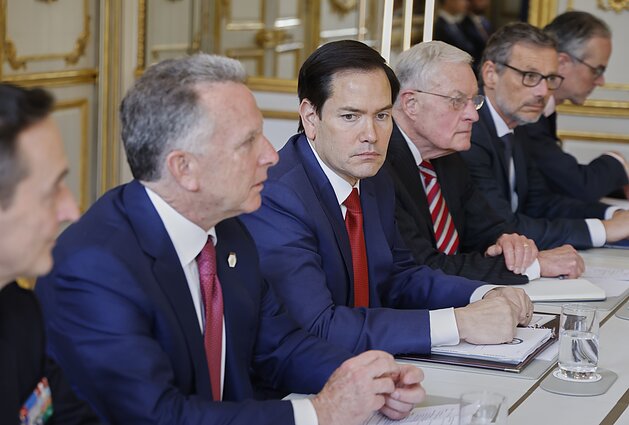JAV specialusis pasiuntinys Steve'as Witkoffas (centre kairėje) ir JAV valstybės sekretorius Marco Rubio (centre) susitinka su Ukrainos, Vokietijos, Didžiosios Britanijos ir Prancūzijos delegacija Eliziejaus rūmuose Paryžiuje JAV specialusis pasiuntinys Steve'as Witkoffas (centre kairėje) ir JAV valstybės sekretorius Marco Rubio (centre) susitinka su Ukrainos, Vokietijos, Didžiosios Britanijos ir Prancūzijos delegacija Eliziejaus rūmuose Paryžiuje